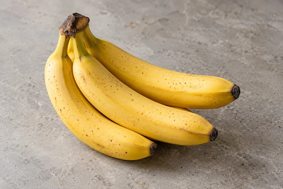 Banane in natürlicher Küchenumgebung