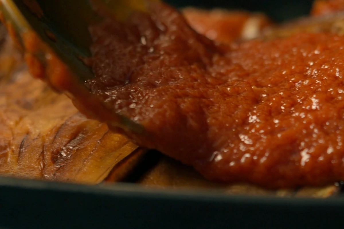 Ofenaubergine mit kräftiger Tomatensauce